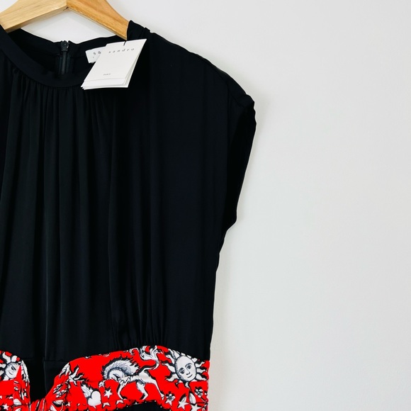 Sandro Black and Red Pleated Cap Sleeve Horoscope Graphic Belted Dress UK S - Picture 2 of 14